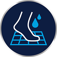 Izogibajte se bosi hoji, še posebej na javnih mokrih površinah